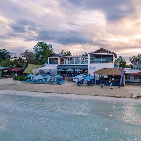 Blue Skies Beach Resort Negril Exterior foto