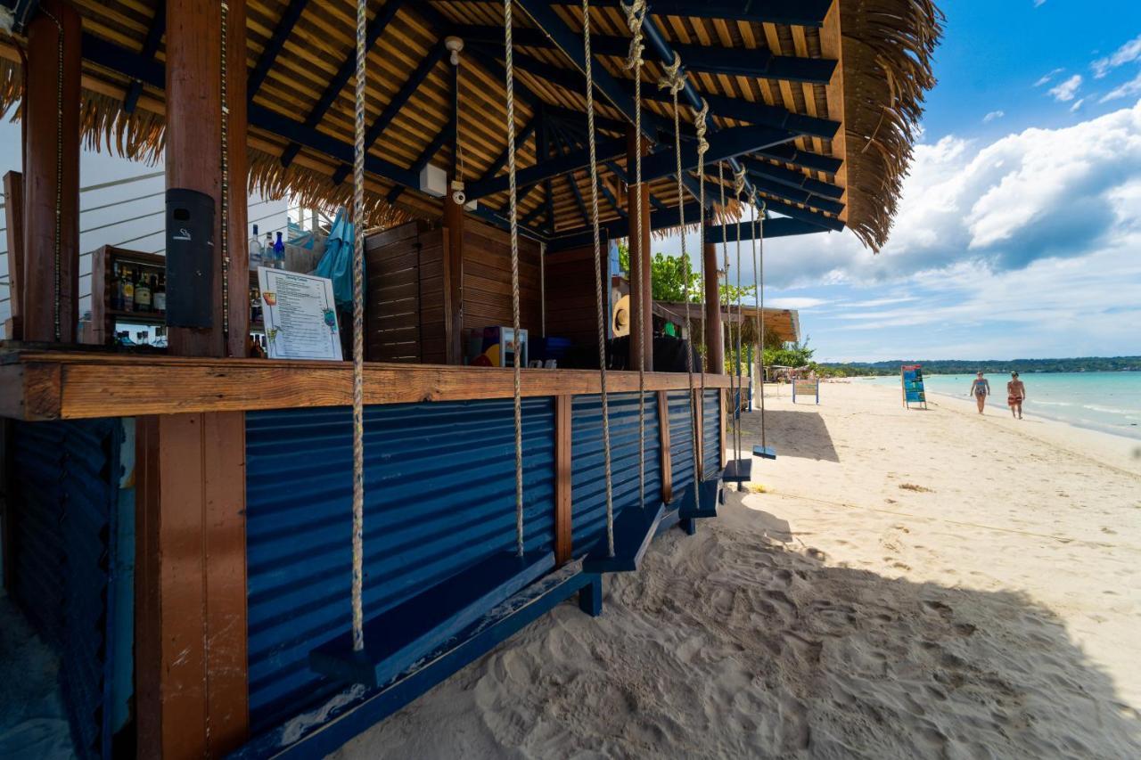 Blue Skies Beach Resort Negril Exterior foto