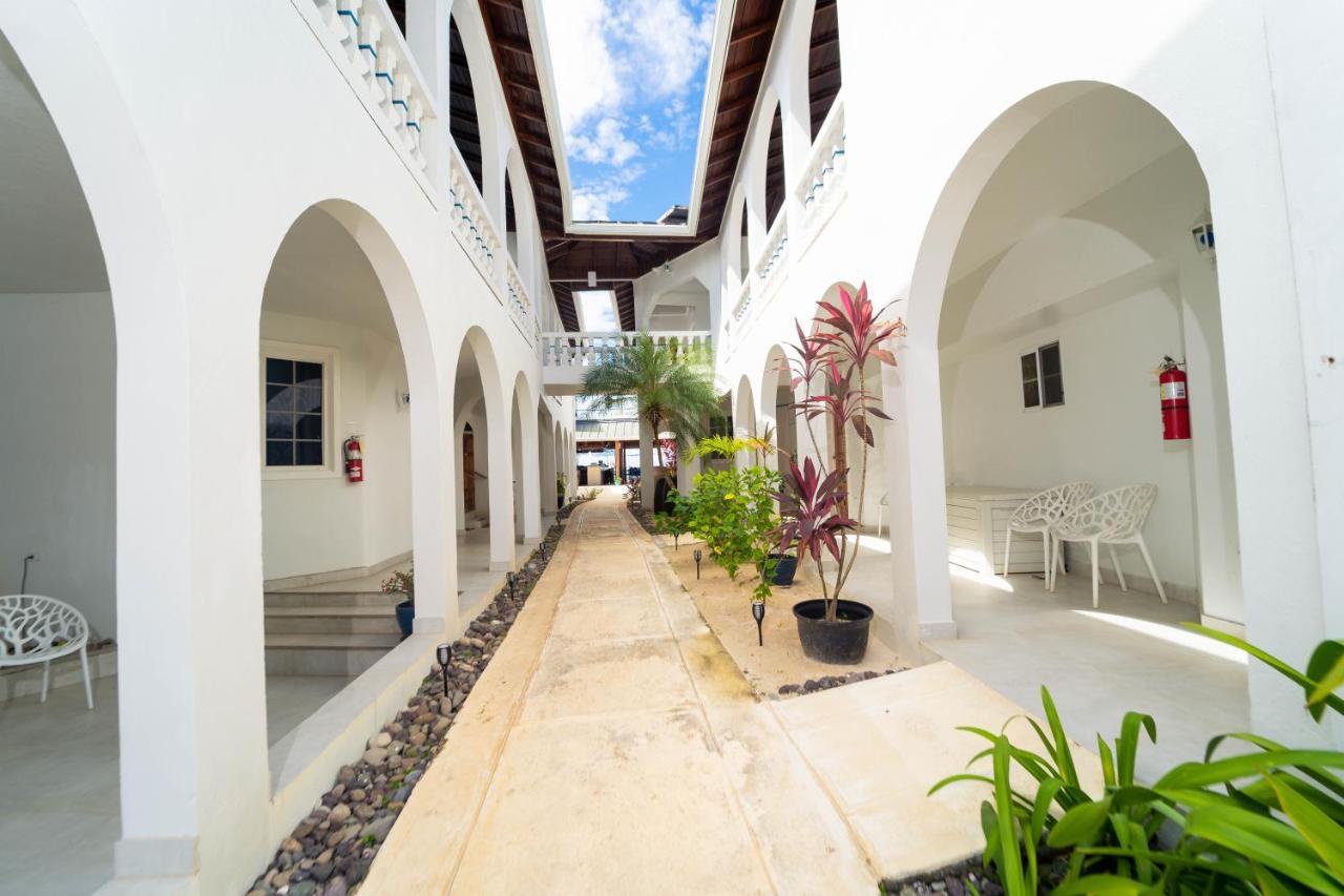 Blue Skies Beach Resort Negril Exterior foto