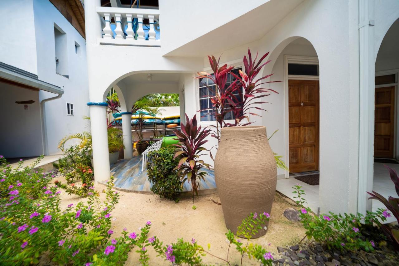 Blue Skies Beach Resort Negril Exterior foto
